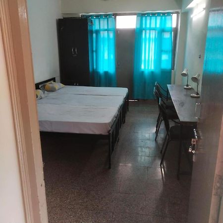 Abuzz Oxfordcaps Chanakya Hostel Szolan Kültér fotó