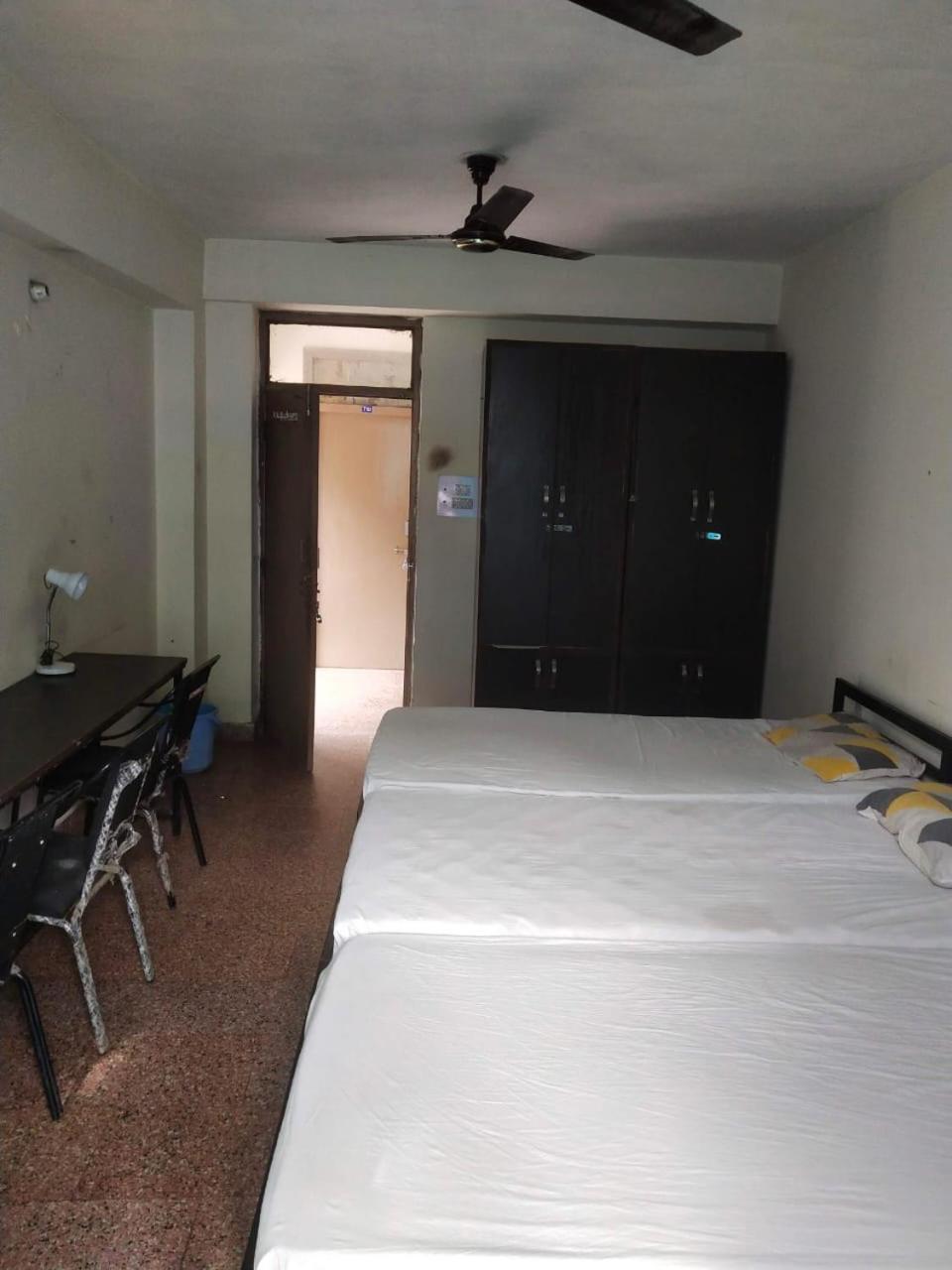 Abuzz Oxfordcaps Chanakya Hostel Szolan Kültér fotó