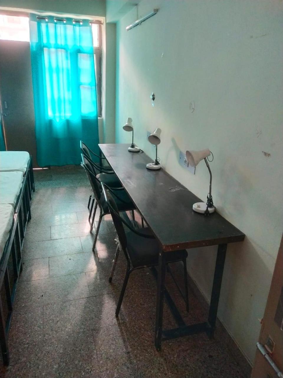 Abuzz Oxfordcaps Chanakya Hostel Szolan Kültér fotó